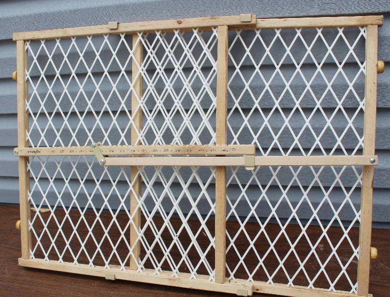 lot 8731 image: BabyPet Gate - Safety First