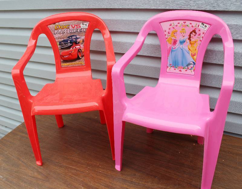 lot 8733 image: Lot of 2 Plastic Childrens Chairs