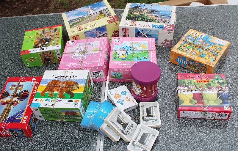 lot 8736 image: Lot of Assorted Puzzles - Very Cool