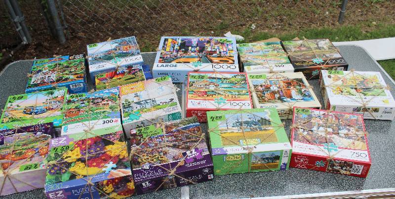 lot 8738 image: Lot of Assorted Puzzles - Neat