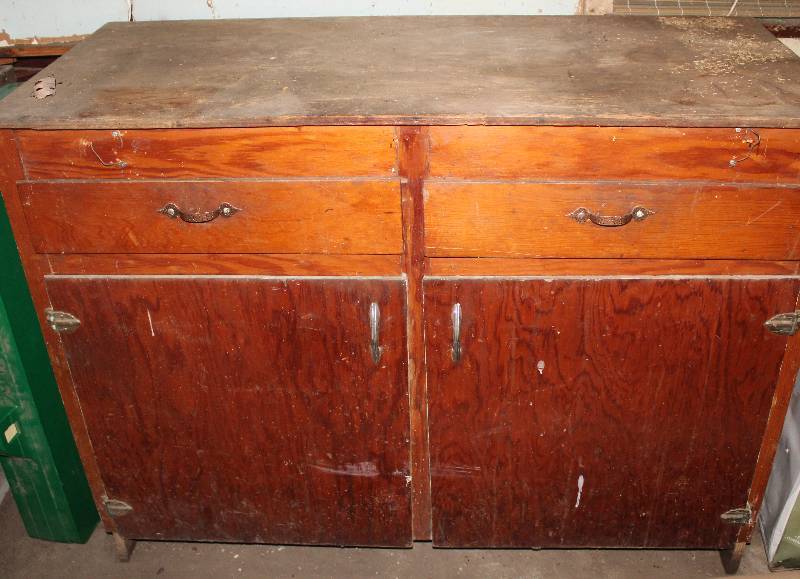 lot 8756 image: Wooden Work BenchCabinet - Neat