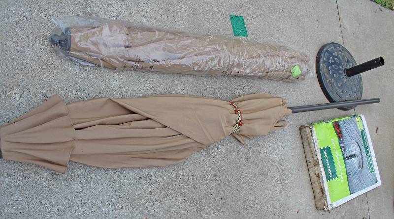 lot 8771 image: 2 Umbrellas with Stands - One is missing lower part of pole