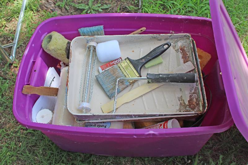 lot 8787 image: Lot of Painting Supplies - Very Cool