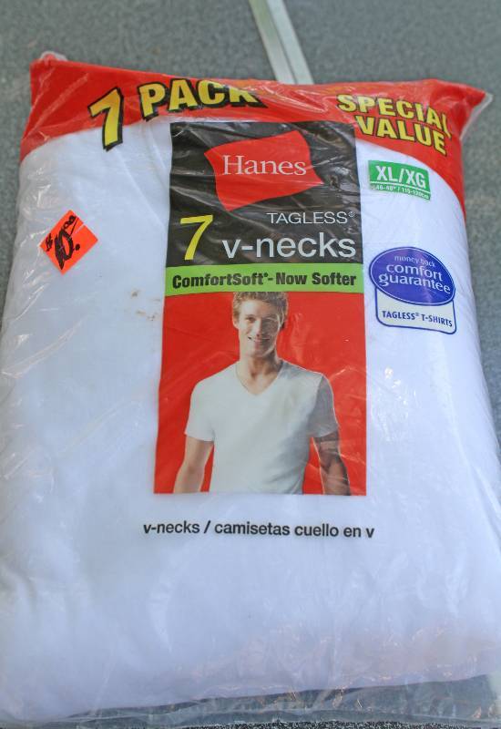 lot 8794 image: 7 Pack White Hanes V-Neck T-Shirts for Men - Size XL