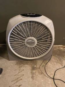 lot 11 image: Lasko wind machine fan