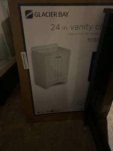 lot 29 image: Glacier bay 24 vanity Brand New