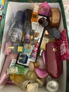 lot 30 image: Box of miscellaneous perfume