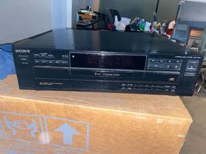 lot 34 image: Sony 5 disc exchange cd player