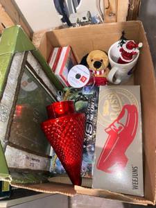 lot 48 image: Lot of Christmas decor and foldable snow shovel