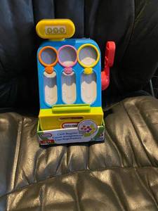 lot 64 image: Cash register toy- NIB