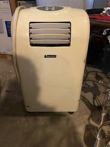 lot 65 image: Everstar portable air conditioner