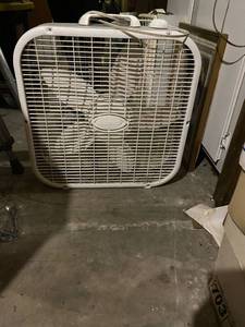 lot 96 image: White box fan- tested in working condition