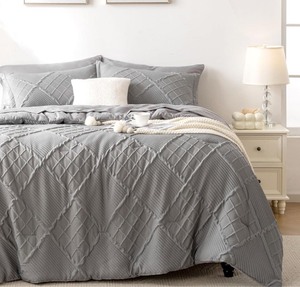 lot 7429908 image: King Size Comforter Set-Grey Comforter Set, All Seasons Bedding Set, Luxury 7 Pieces Seersucker Bed Set, Checkered Comforter(104x90) with Sheets, Pillowcases & Shams(King��Grey)