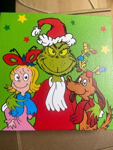 lot 7429982 image: Grinch Xmas Wood Decor