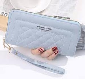 lot 7429091 image: Light Blue Quilted Fashion Wallet