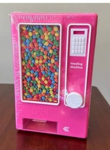 lot 40 image: Bullseye Desktop Candy Dispenser Mini Vending Machine Pink