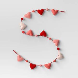 lot 71 image: Heart Garland Red - Threshold��