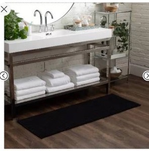 lot 107 image: Everyday Chenille Bath Rug - Room Essentials��
