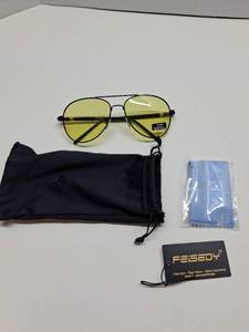 lot 56211 image: FEISEDY Aviator Polarized Night Driving Sunglasses Anti Glare Yellow Lens B2668