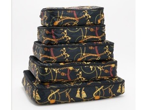 lot 1016 image: Triforce Packing Cubes - Set of 5 - Printed Gold Chains
