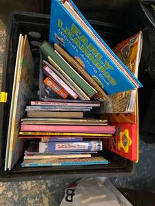 lot 341 image: Assortment of children��s book and 1 Stuart little movie still factory sealed