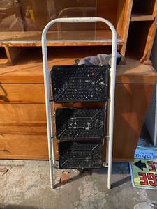 lot 187 image: Painting ladder step stool