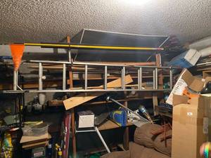 lot 203 image: Extension ladder