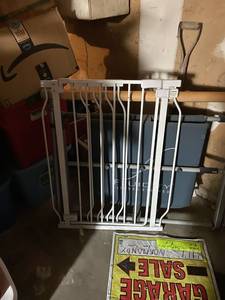 lot 226 image: Metal Babydog gate