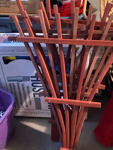 lot 237 image: 5 Medium sized trellis- still have tags