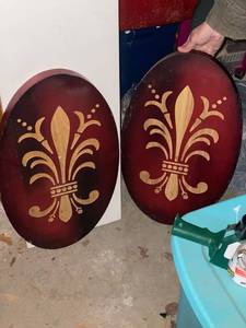 lot 257 image: (2) Decorative wall hangings