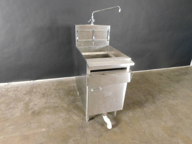 lot 9307 image: Keating Pasta Boiler