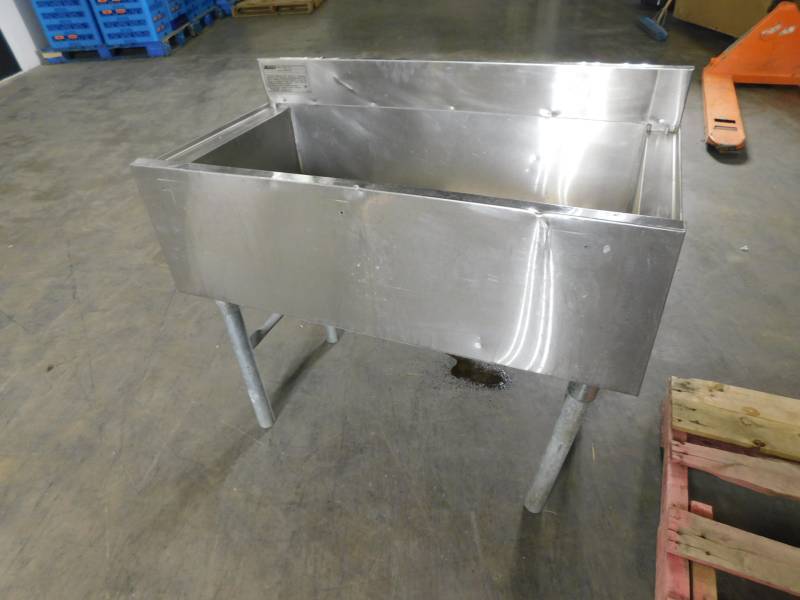 lot 9308 image: Eagle B36IC-18-7 - Stainless Steel 36 Inch Ice Chest