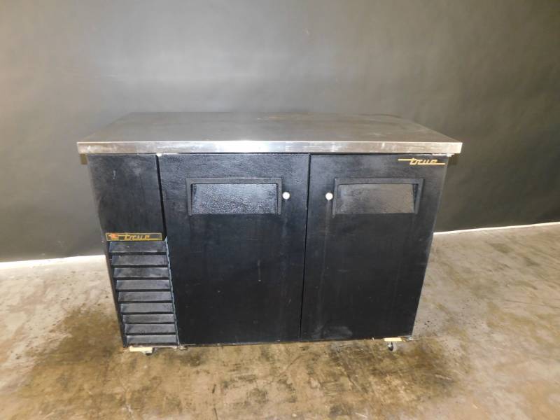 lot 9320 image: True Kegerator Cools Well