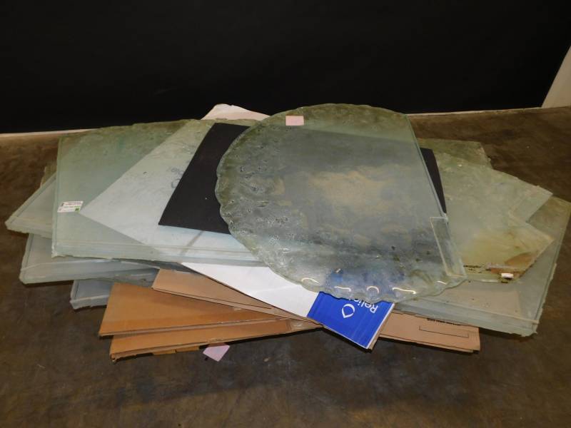 lot 9354 image: Lot of Acyrlic Bar Tops Misc Sizes