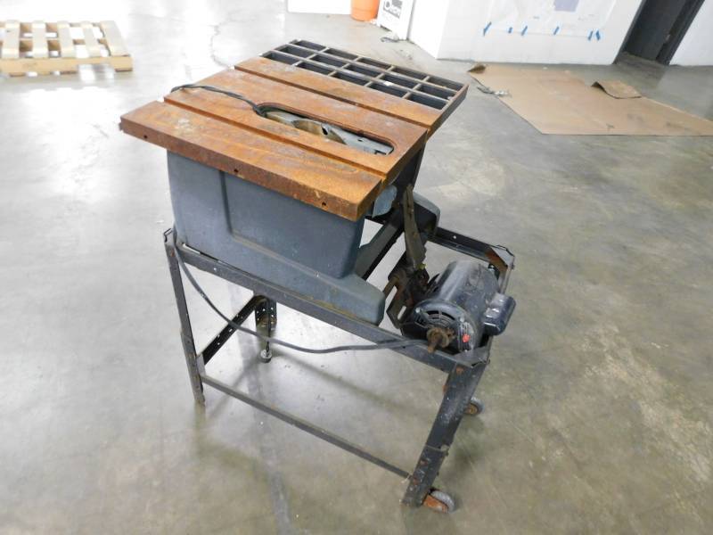lot 9359 image: Craftsman Table Saw