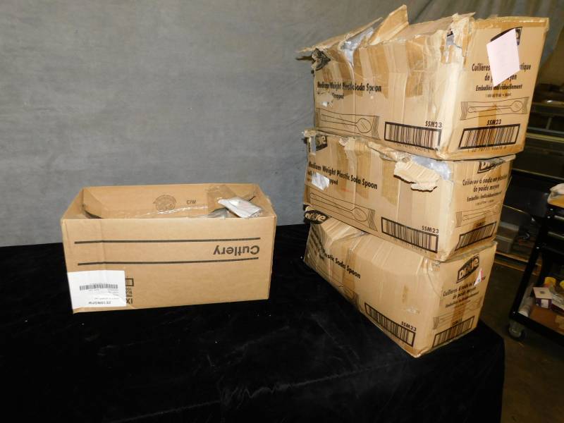 lot 9376 image: Lot of Cutlery