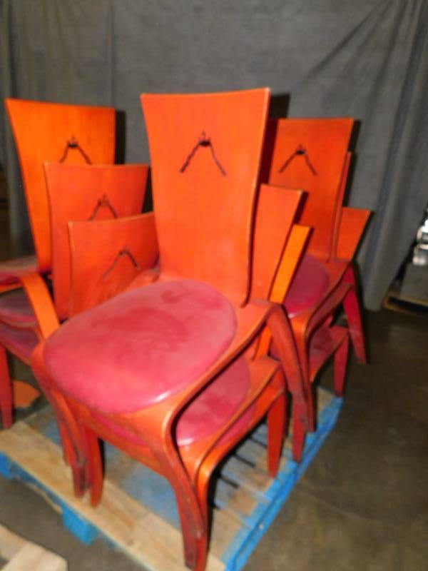 lot 9387 image: Lot of Resturant Chairs