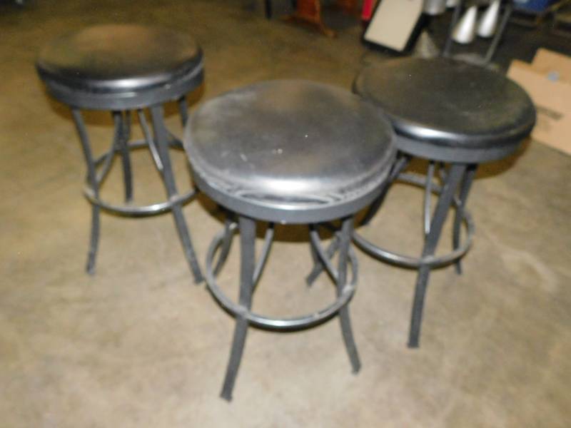 lot 9390 image: 3 Bar Stools