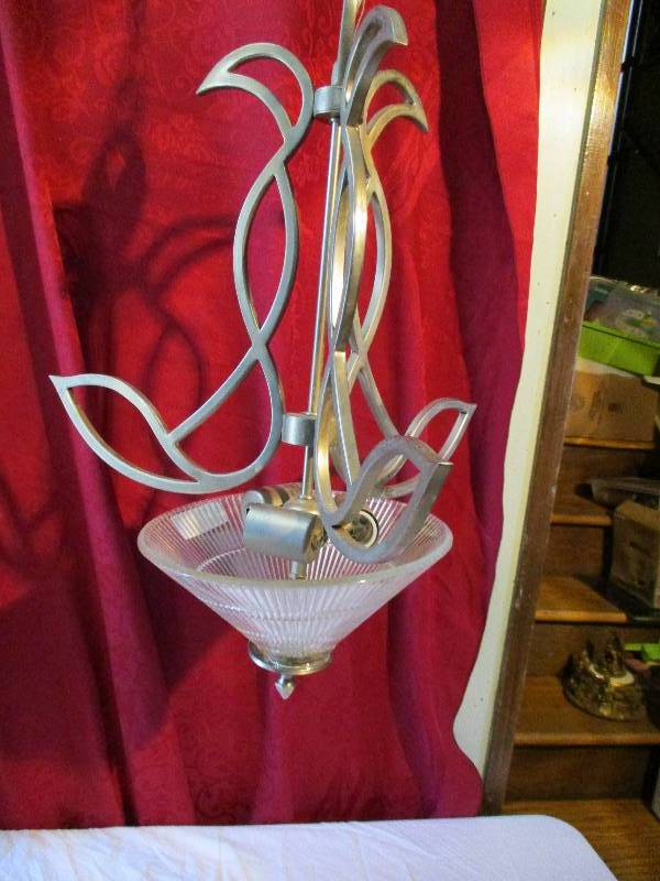 lot 9022 image: Hanging Lamp