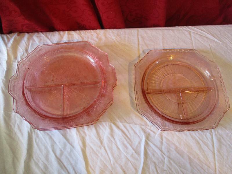 lot 9031 image: Depression Glass Plates