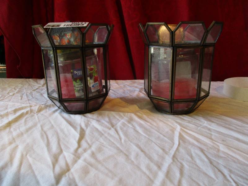 lot 9041 image: Glass Candle Holders