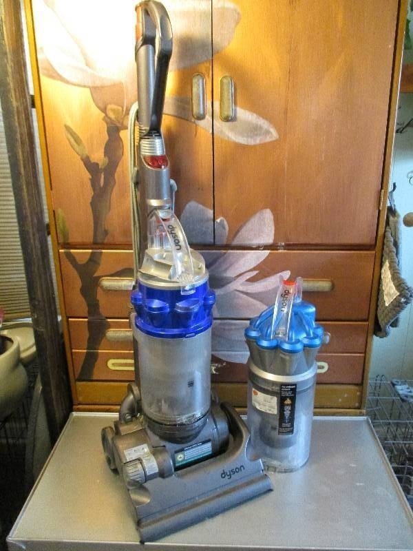 lot 9017 image: Dyson Vacuum Fully Functioning with Extras