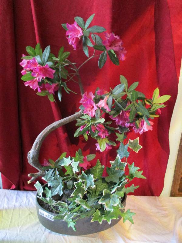 lot 9099 image: Fake Asian Plant