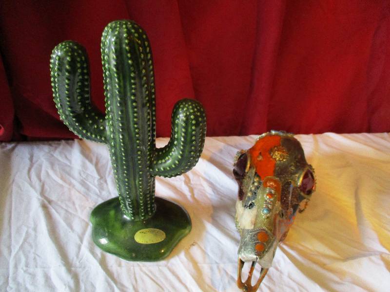 lot 9097 image: Eclectic Item Lot