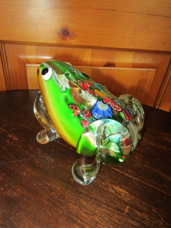 lot 9051 image: Murano Glass Frog