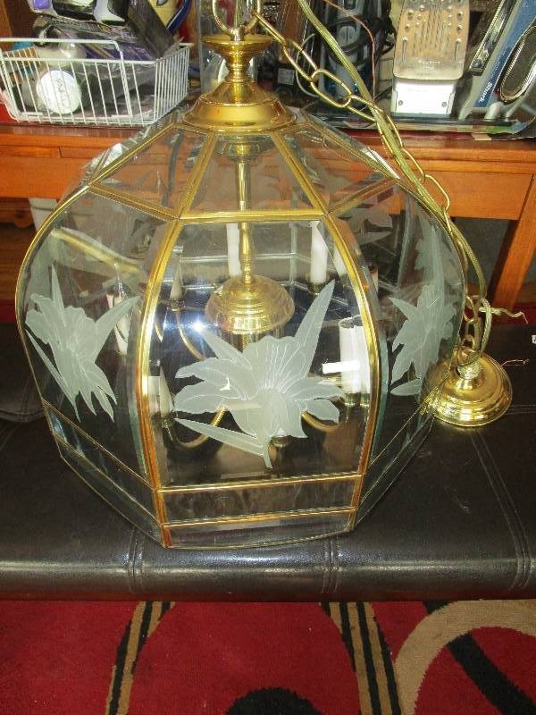 lot 9067 image: Hanging Tulip Lamp