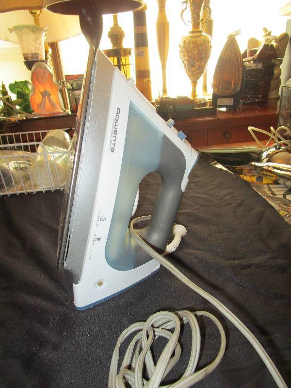 lot 9080 image: Rowenta Iron