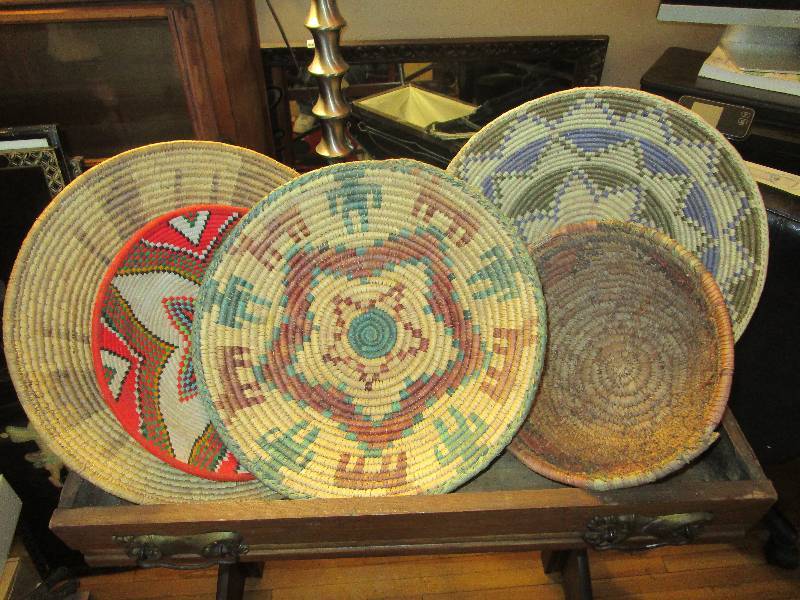 lot 9149 image: Lot of Wicker Baskets