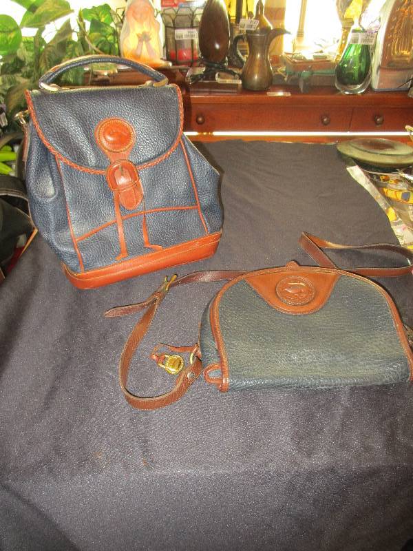lot 9167 image: Pair of Purses