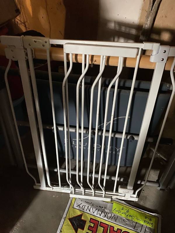 lot 226 image: Metal Babydog gate